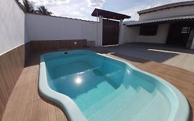 0006.02 - Maranduba - Chalé - 1 Dorm - 5 Pess - 3 Quadras Do Mar - Piscina Coletiva - WIFI